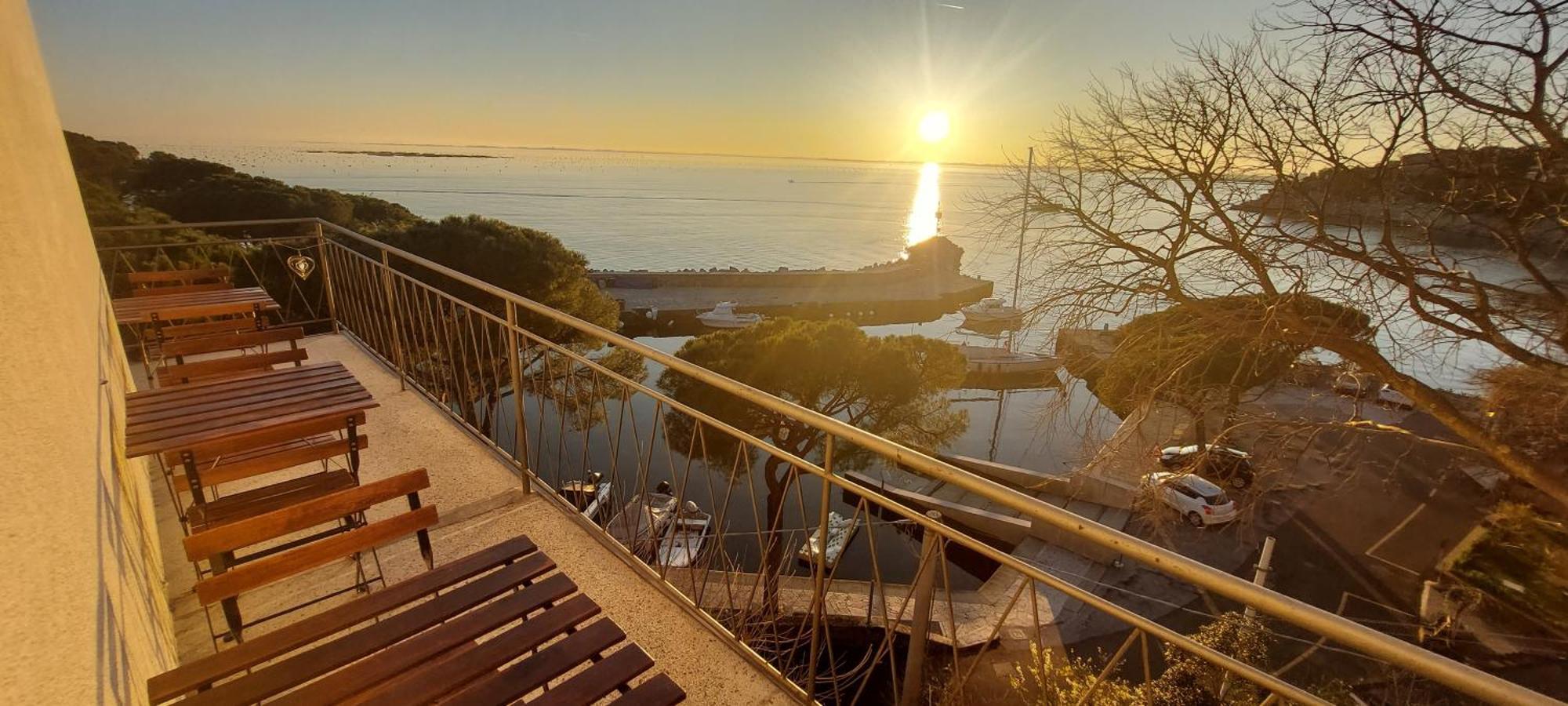 Villa Mira Bed And Breakfast Duino Exterior photo